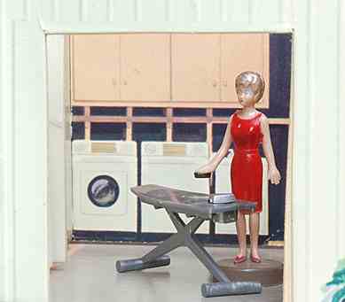 MARY MAG-POWR'S MAGIC DOLL HOUSE MARY MAG-POWR'S MAGIC DOLL HOUSE