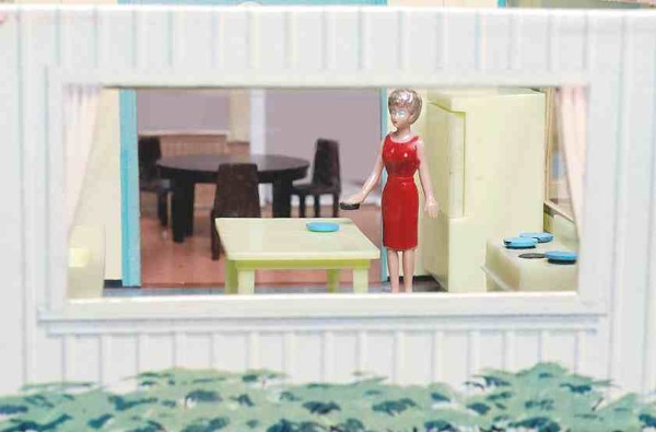 MARY MAG-POWR'S MAGIC DOLL HOUSE MARY MAG-POWR'S MAGIC DOLL HOUSE